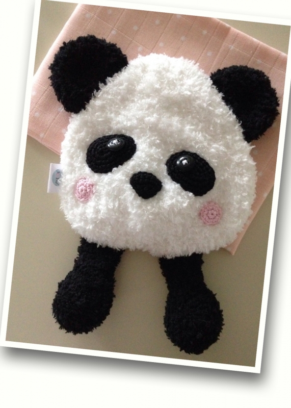 Haakpatroon knuffeldoekje panda pom